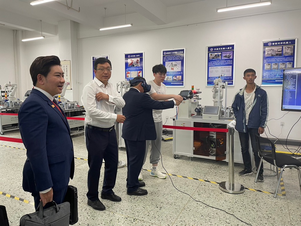 The Dean of the Faculty of Engineering, Mahidol University, participated in an academic collaboration meeting with the College of Intelligent Systems Science and Engineering, Harbin Engineering University, in the People’s Republic of China.